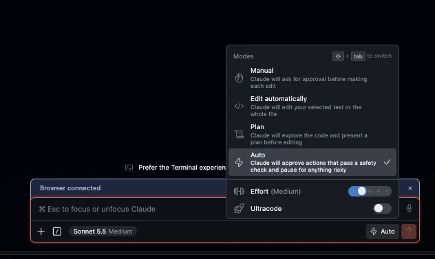 Claude Codeの入力欄の下にあるモード表示を押して開いたメニュー。Manual、Edit automatically、Plan、Autoの4つから選べる